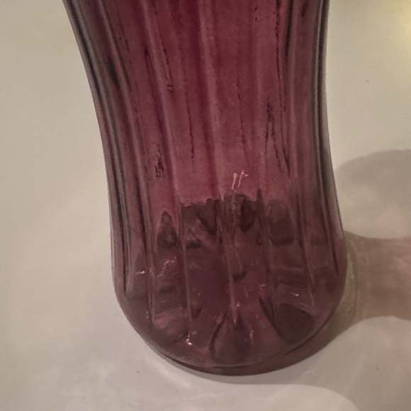 Chic Amethyst Glass Vase - Picture 4 of 6